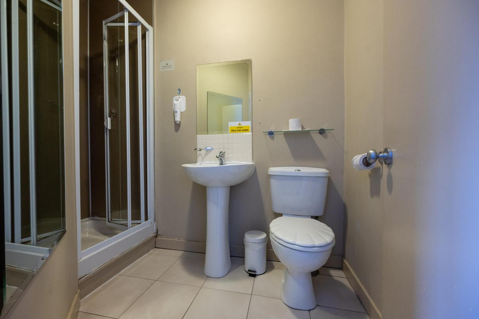 The Titan Otel Clydebank Dış mekan fotoğraf
